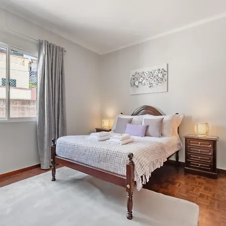 Vakantiehuis Glimpse Of The By Homie Funchal (Madeira)