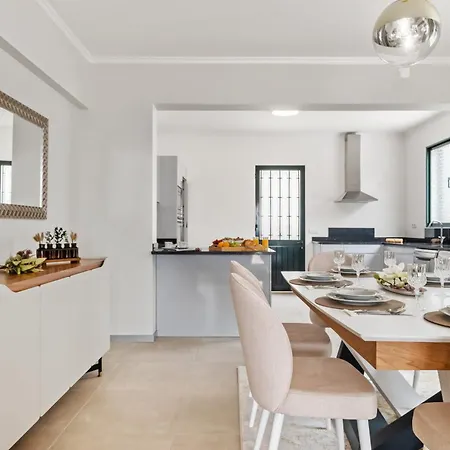 Vakantiehuis Glimpse Of The By Homie Funchal (Madeira)