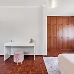 Glimpse Of The By Homie Holiday home