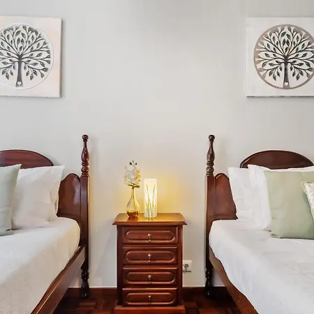 Glimpse Of The By Homie Feriehus Funchal (Madeira)