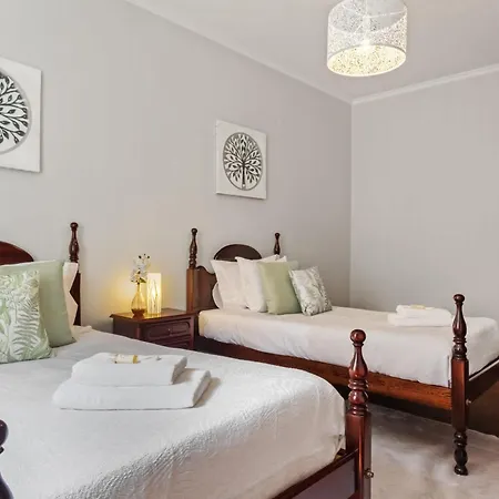 Glimpse Of The By Homie Feriehus